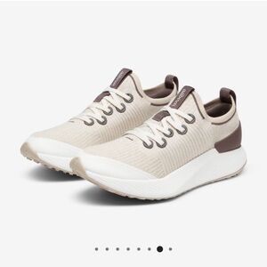 New, never-worn Allbirds Women’s Tree Gliders